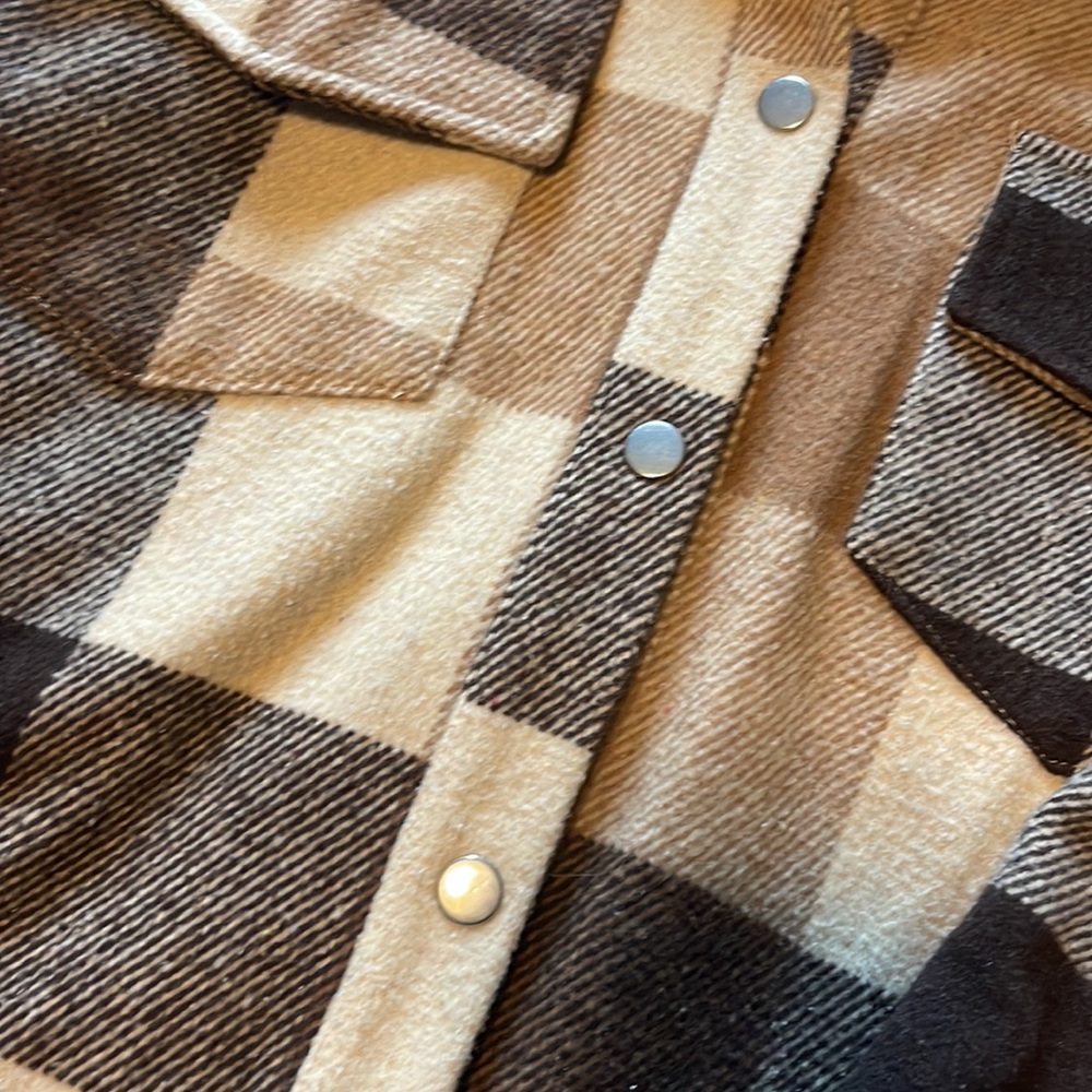 Shacket - Picture 2 of 3